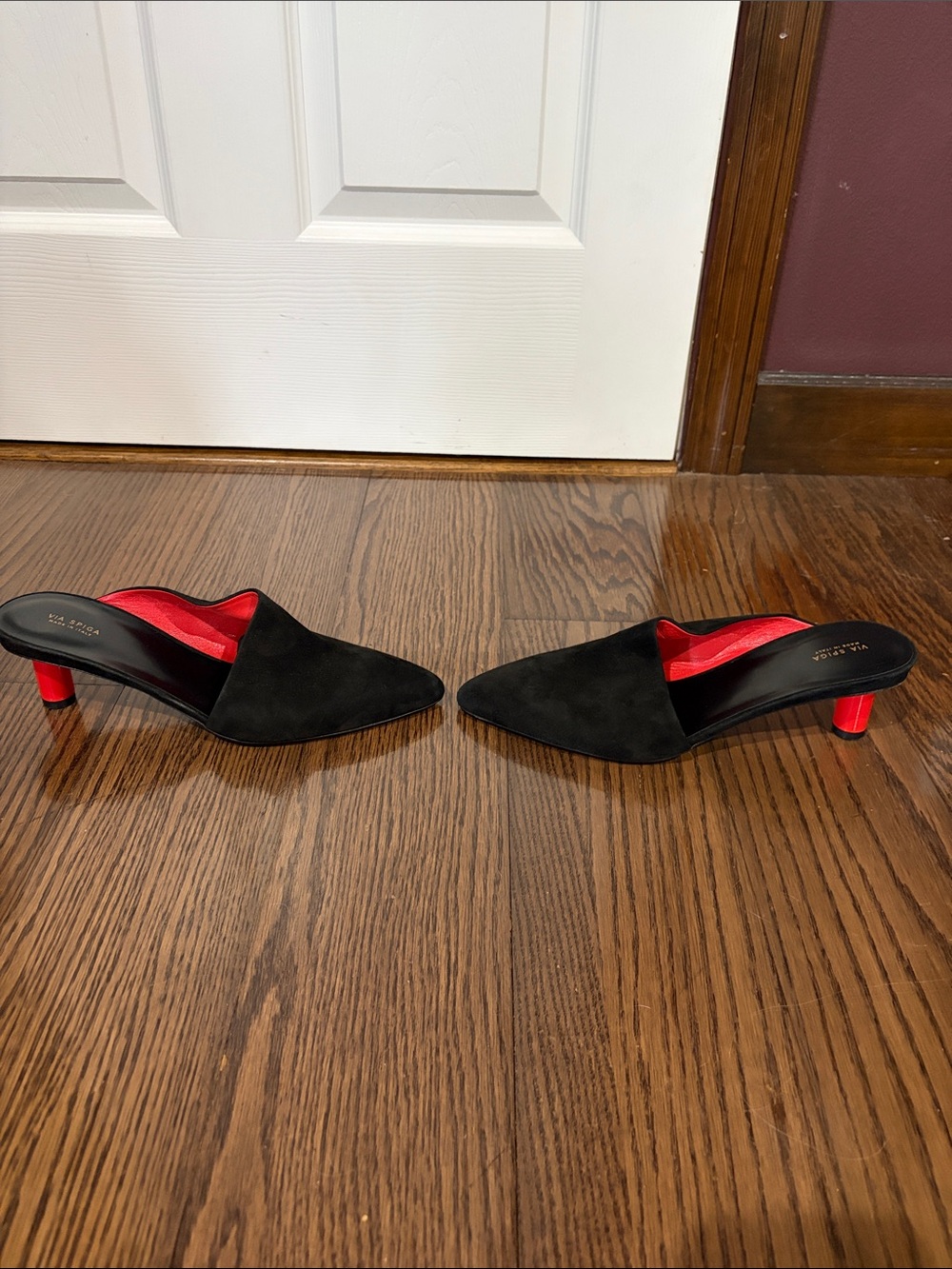 NEW Via Spiga Black suede pointed toe cutout red kitten heel mule shoes Italy 10